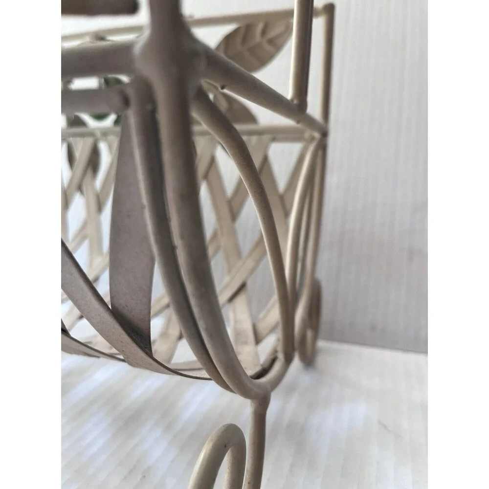 VINTAGE RARE ITALIAN TOLE MAGAZINE RACK - Picture 4 of 6